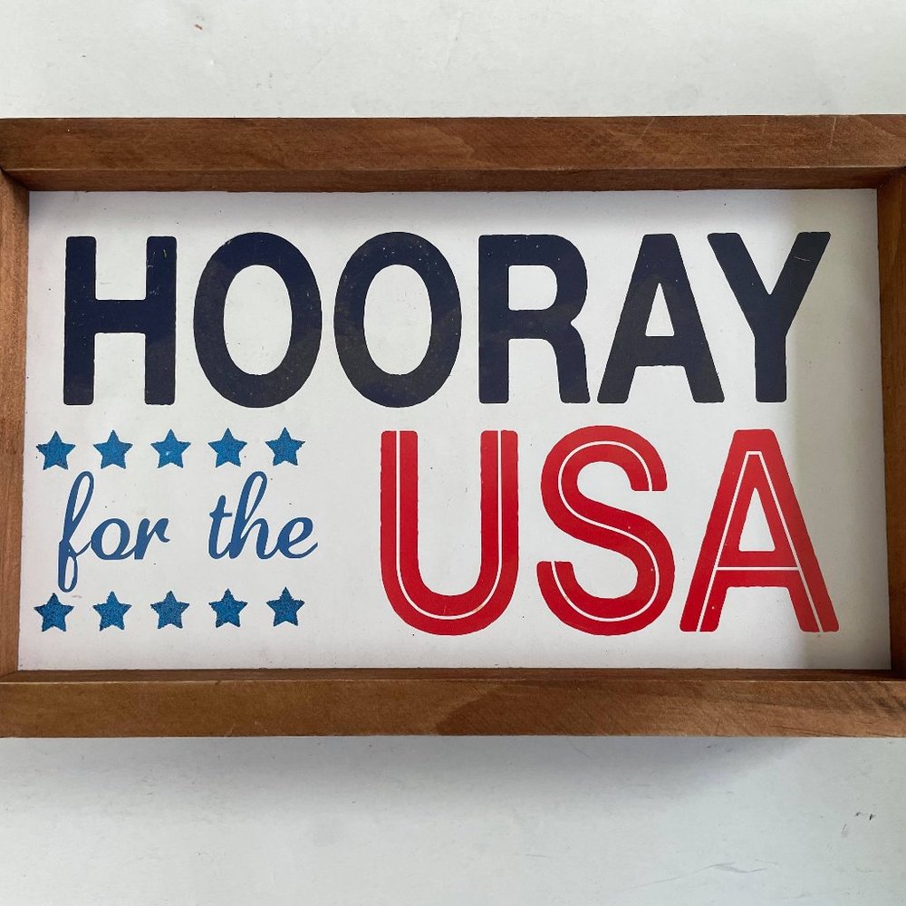 NWT- Hooray for the USA Table Decor